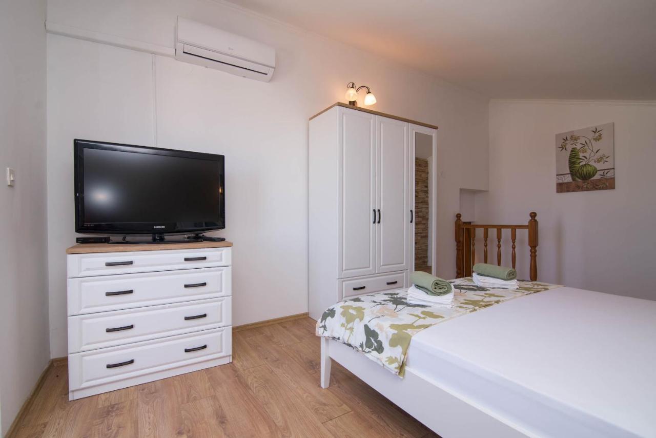 Nereo Apartment Mali Lošinj Exterior foto